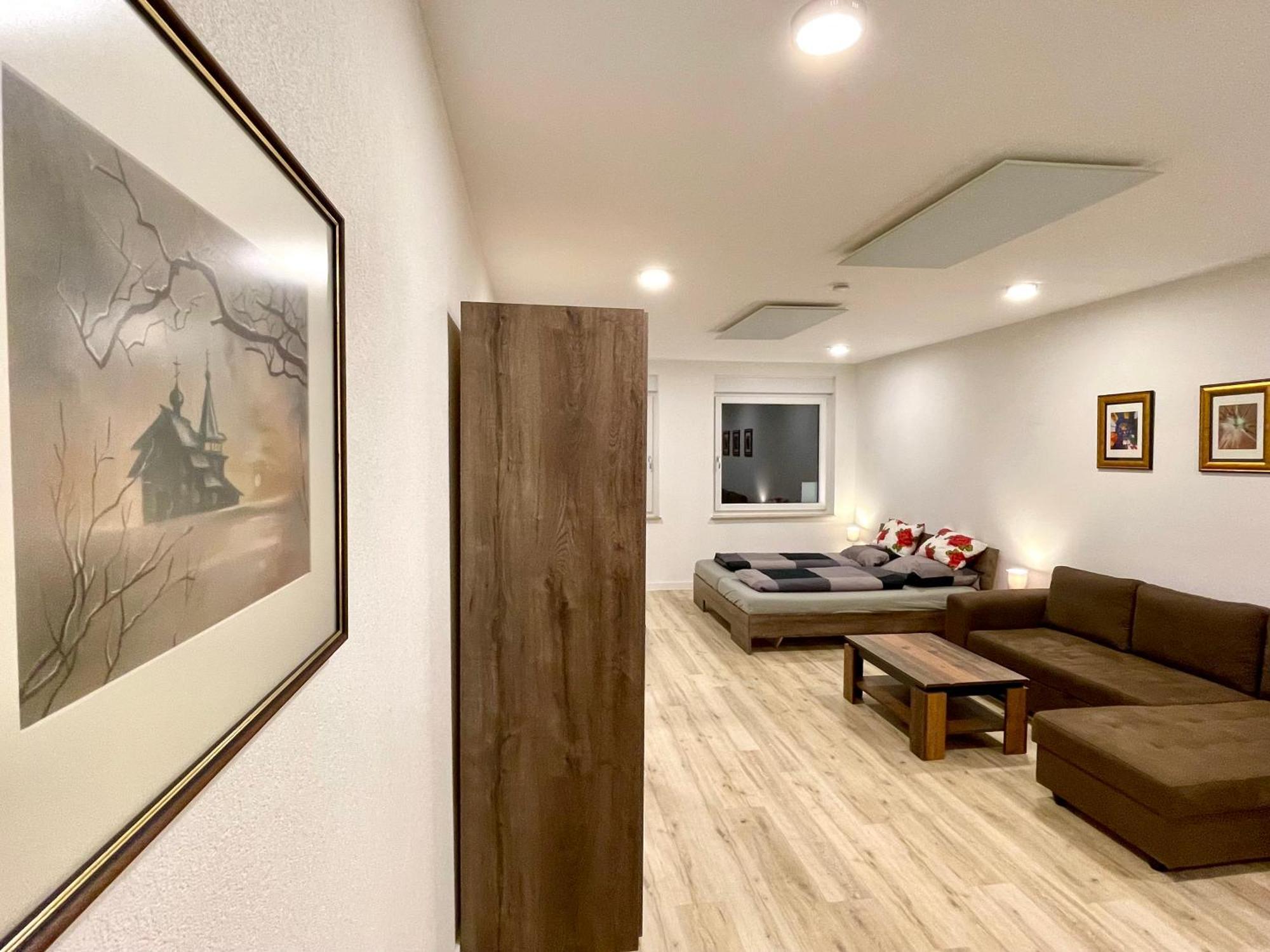 Neu Grosse Einzimmerwohnung Im Zentrum Goldstadt Pforzheim Schloessle Dış mekan fotoğraf