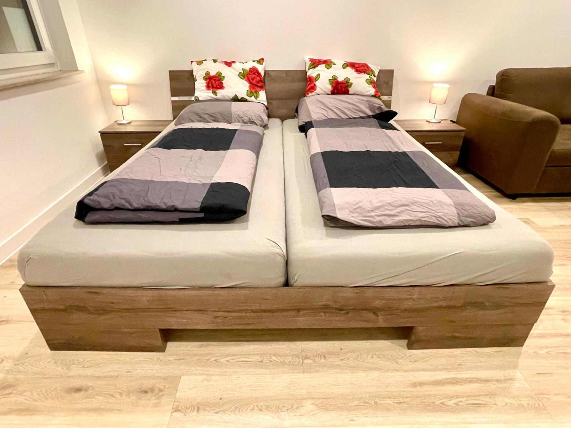 Neu Grosse Einzimmerwohnung Im Zentrum Goldstadt Pforzheim Schloessle Dış mekan fotoğraf