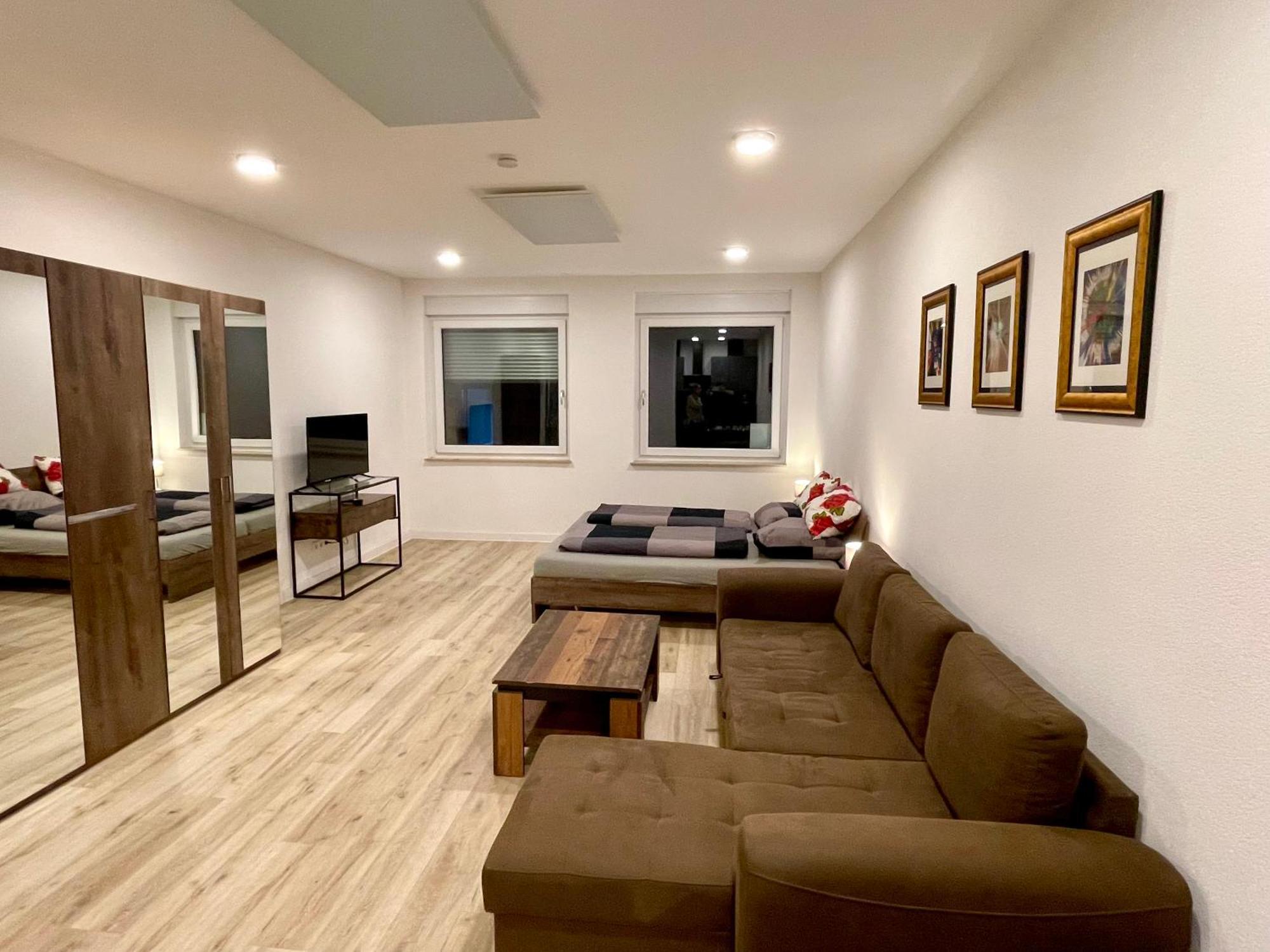 Neu Grosse Einzimmerwohnung Im Zentrum Goldstadt Pforzheim Schloessle Dış mekan fotoğraf